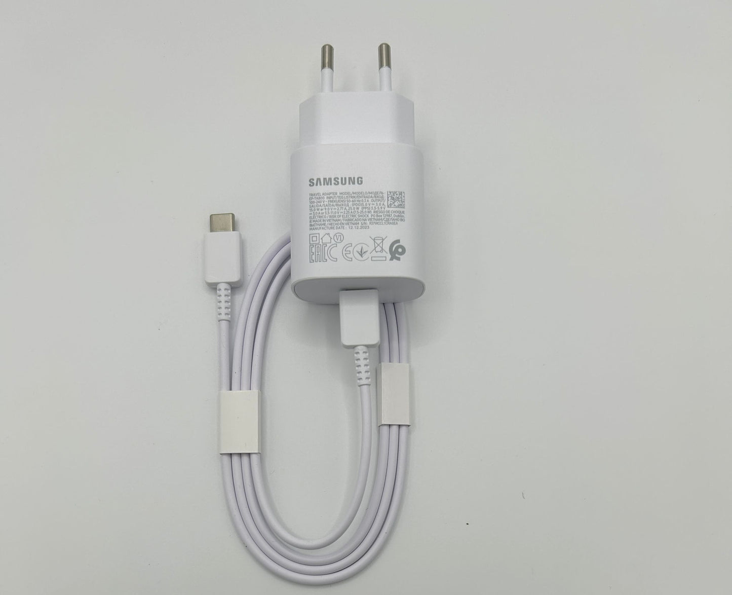 Samsung 25 Watt Poweradapter inkl. USB-C zu C Ladekabel